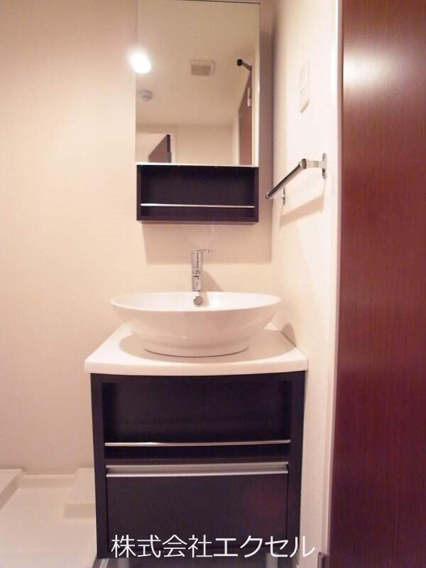 洗面設備　独立洗面台完備です。