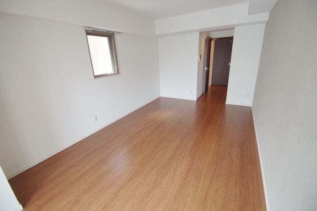 居室・リビング　★家具の配置もしやすい部屋です★