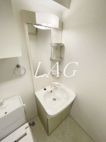 洗面設備　独立洗面台になります。