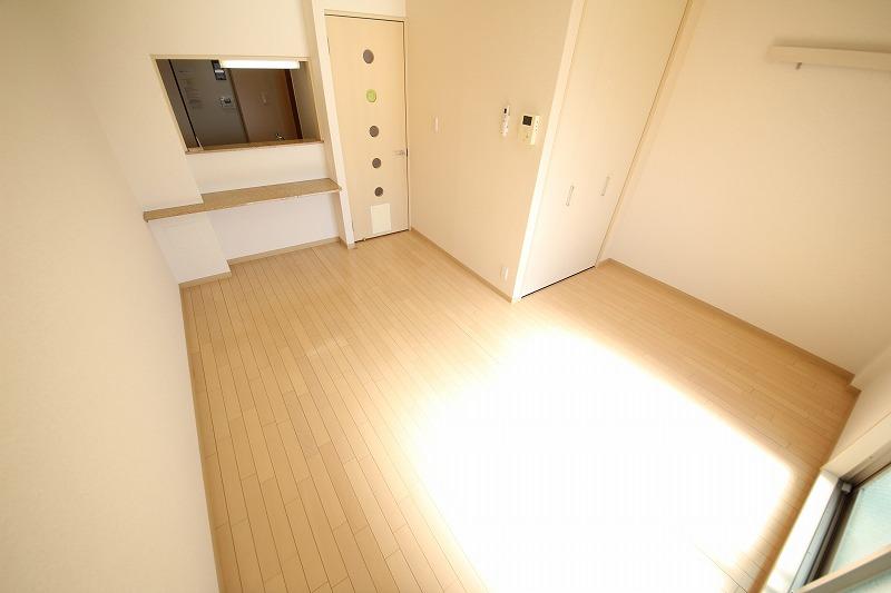 居室・リビング　明るい洋室です