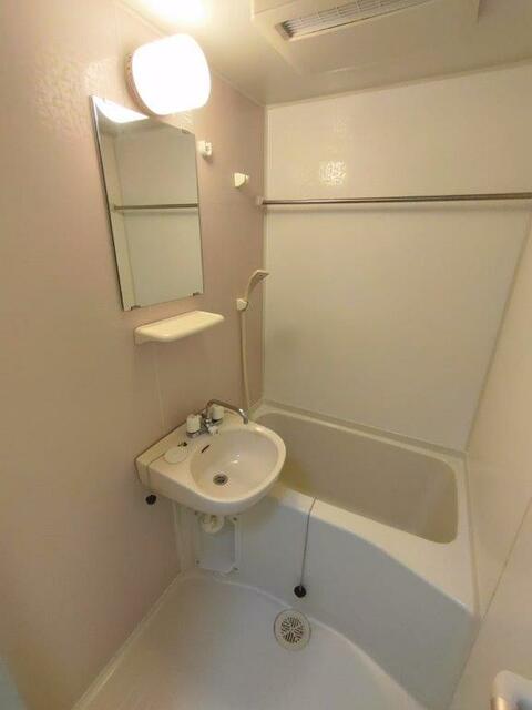 バス・シャワールーム　別のお部屋の参考写真です