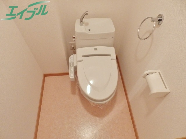 トイレ　同型反転タイプ