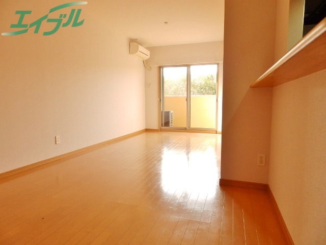 居室・リビング　同型反転タイプ