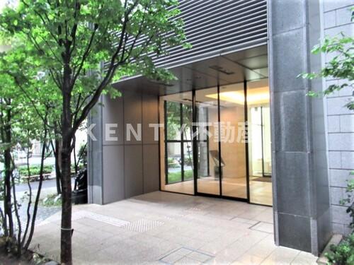 エントランス　落ち着いたエントランスです