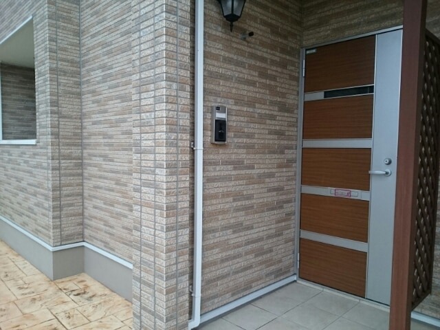 エントランス　きれいでおしゃれなエントランス