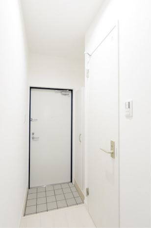 玄関　※別部屋参考写真