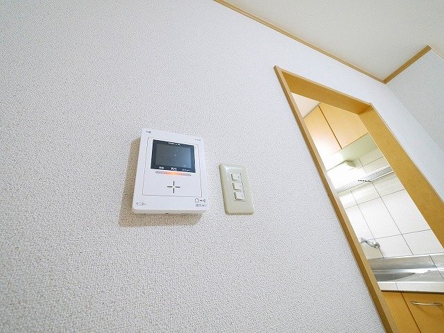 セキュリティ　モニター付きインターホンがあればお部屋の中にいながら外の様子