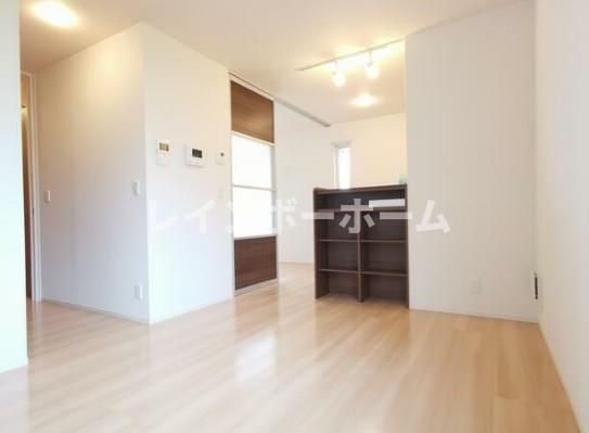 居室・リビング　こちらの居間で趣味の時間をお楽しみください