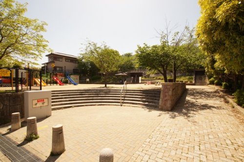 公園　上山手公園（公園）まで637m