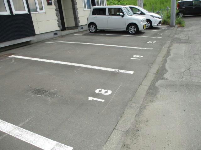 駐車場　駐車場