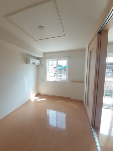 居室・リビング　物件の内装です