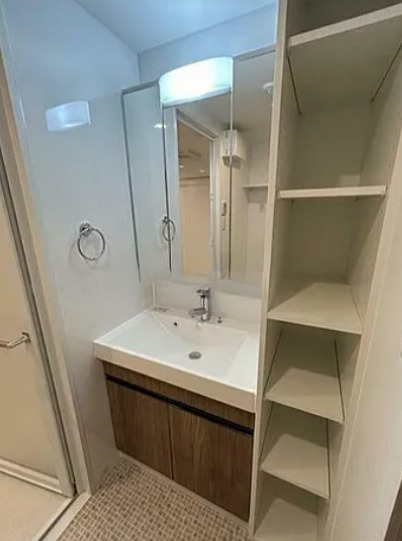 洗面設備　スペースが確保できる洗面所です