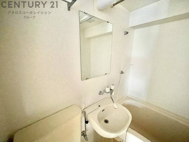 洗面設備　浴室内に洗面台あり！