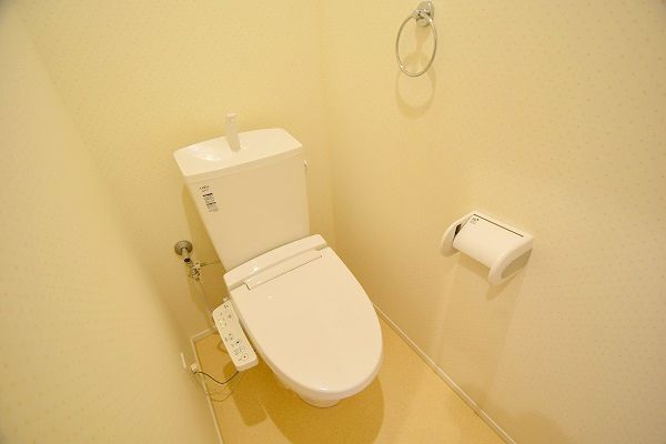 トイレ　写真は103号室の物です
