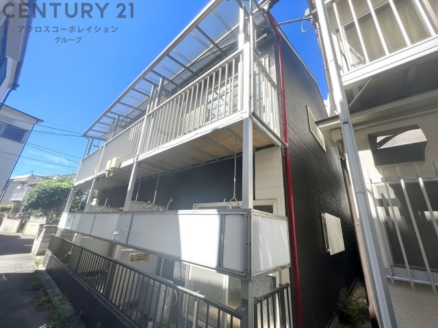 建物外観　居住者専用のごみ置き場があります！