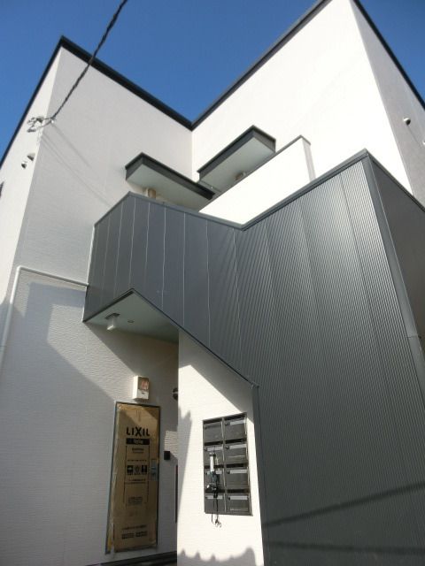 建物外観　おしゃれなデザイナーズ物件です。