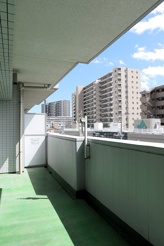バルコニー　南向きのワイドバルコニーで洗濯物もよく乾く♪
