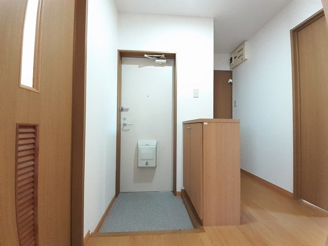 玄関　収納もある玄関です