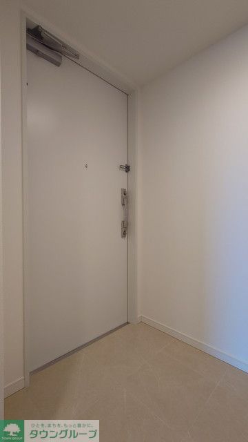 玄関　※写真は同タイプ住戸です。