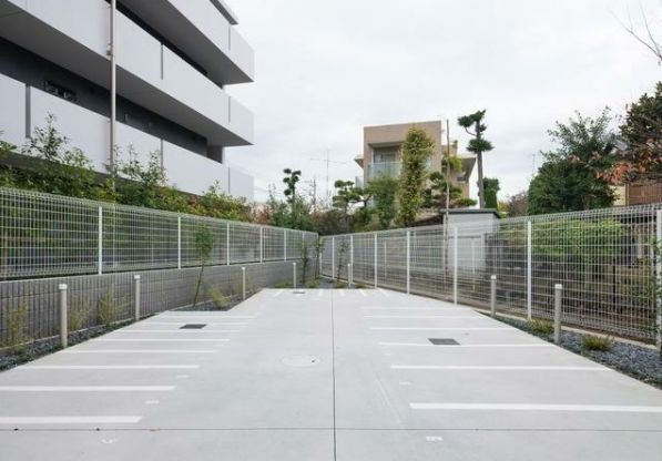 駐車場　B CITY APARTMENT SUGINAMI