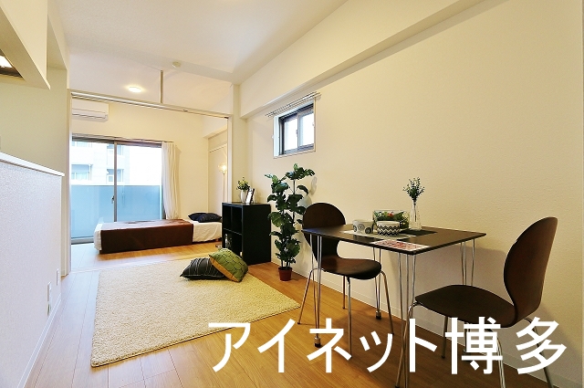 居室・リビング　カウンターキッチンで会話が弾みます