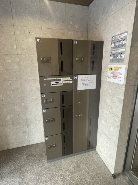 エントランス　宅配ボックス