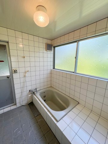 バス・シャワールーム　給湯器はこちらで新設いたします！