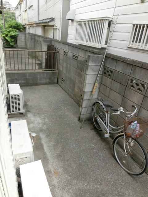 バルコニー　テラス側は通行人の目線が気になりません