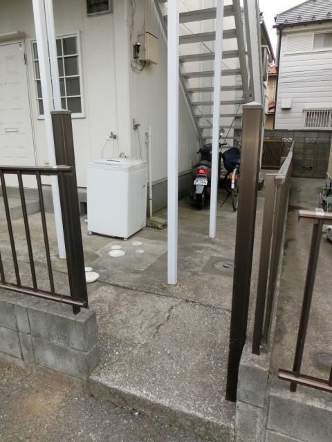 エントランス　建物敷地内入口です
