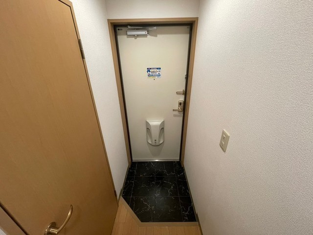玄関　※他部屋の写真です。現況優先。