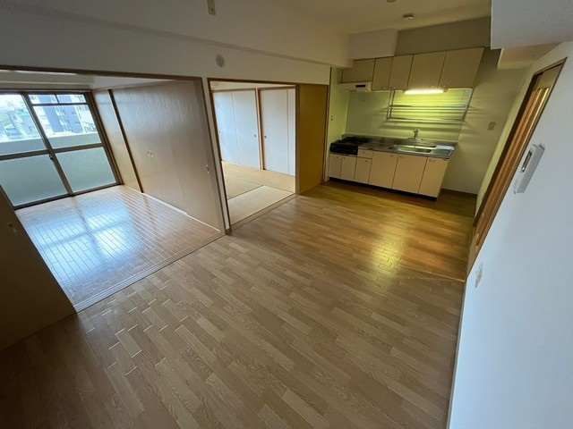 居室・リビング　※他部屋の写真です。現況優先。