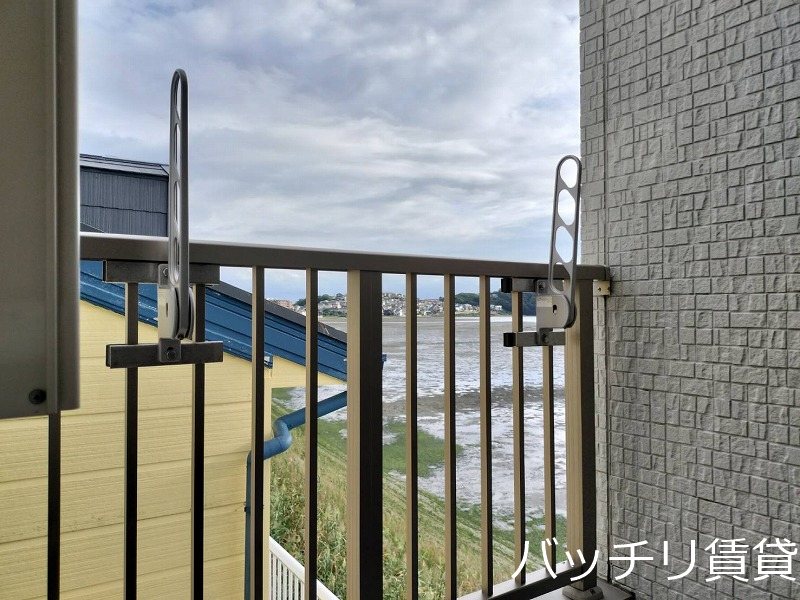 バルコニー　別号室の画像。現況優先