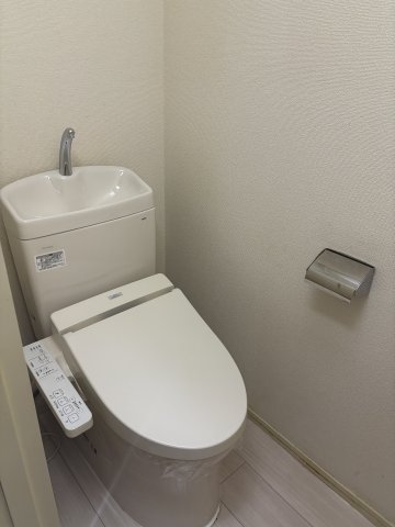 トイレ　温水洗浄便座