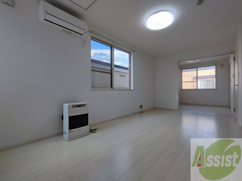 居室・リビング　広くてキレイなお部屋が広がっていて、充実した生活が送れそう。
