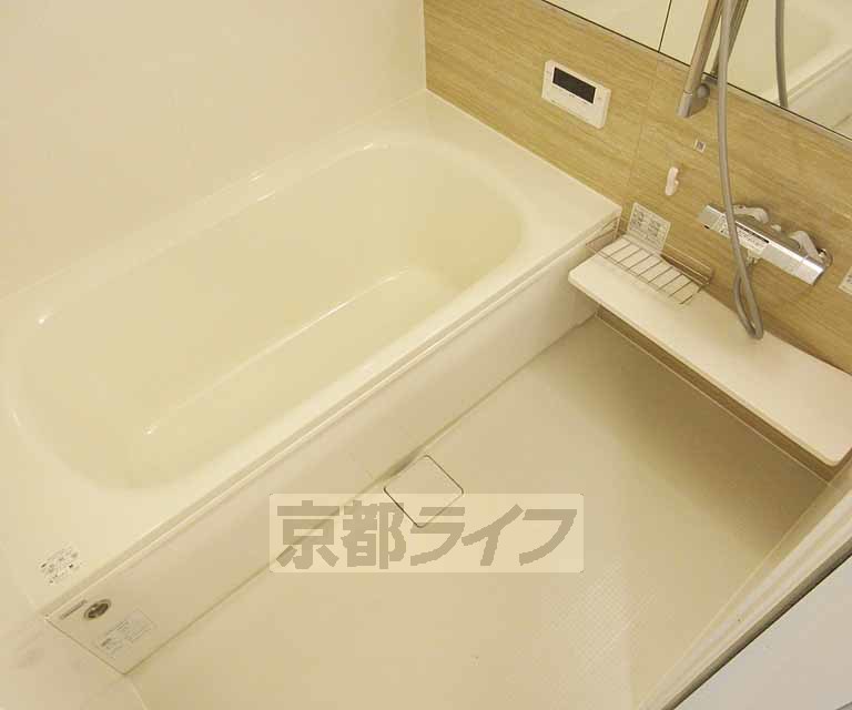 バス・シャワールーム　ゆったりバスルーム！