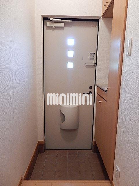 玄関　下駄箱付きの玄関です。