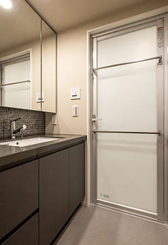洗面設備　写真は同タイプ住居です。