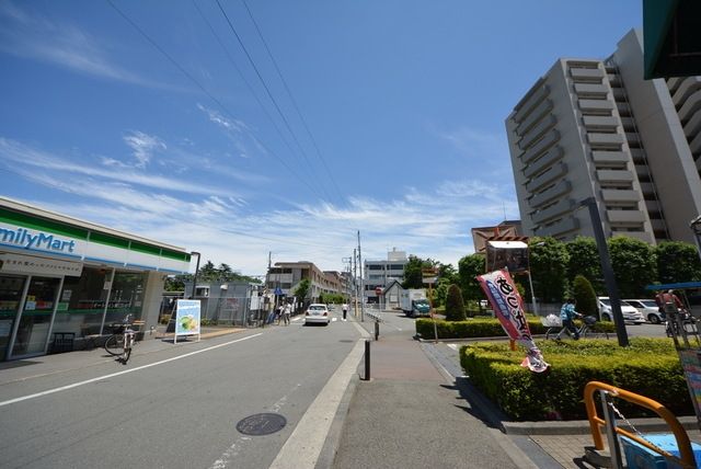 その他　駅前（その他）まで746m