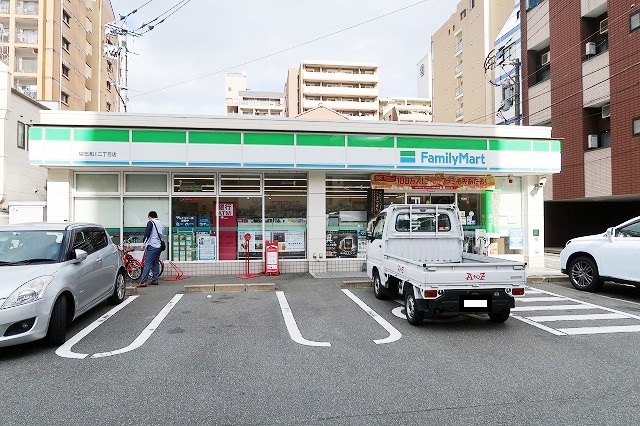 コンビニ　ファミリーマート 福岡清川三丁目店（コンビニ）まで312m