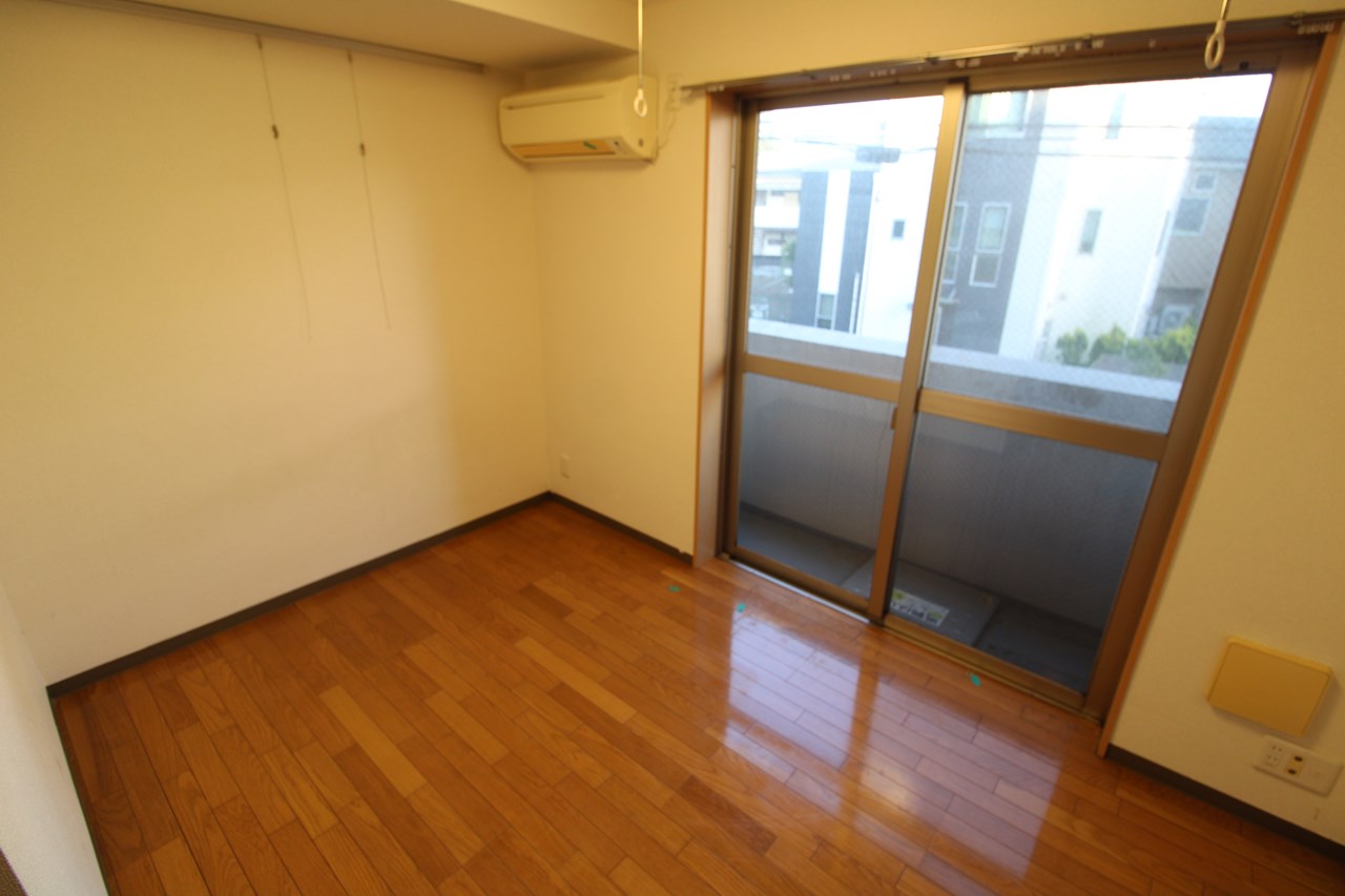 居室・リビング　※同物件、別部屋になります。