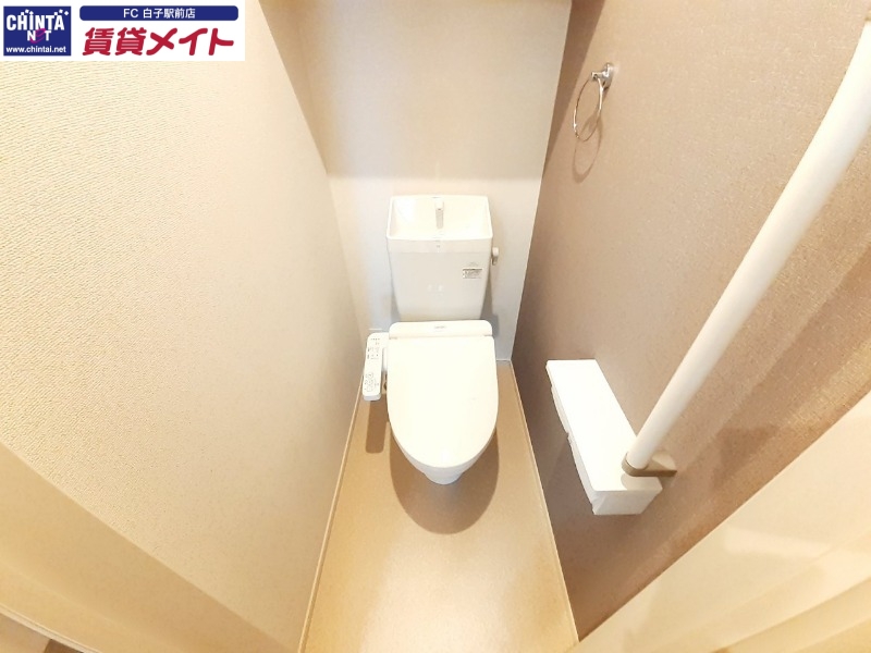 トイレ　同型参考写真