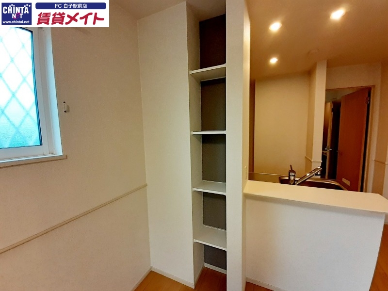 収納　同型参考写真