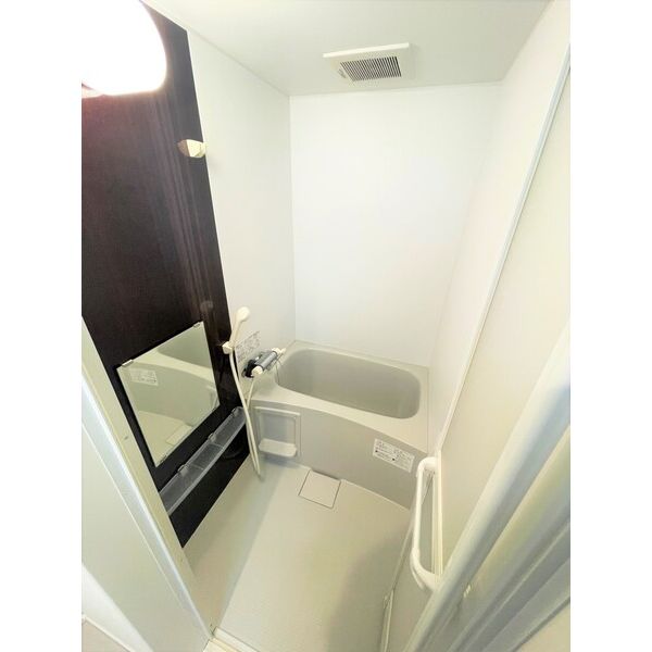バス・シャワールーム　モデルルームの写真になります。