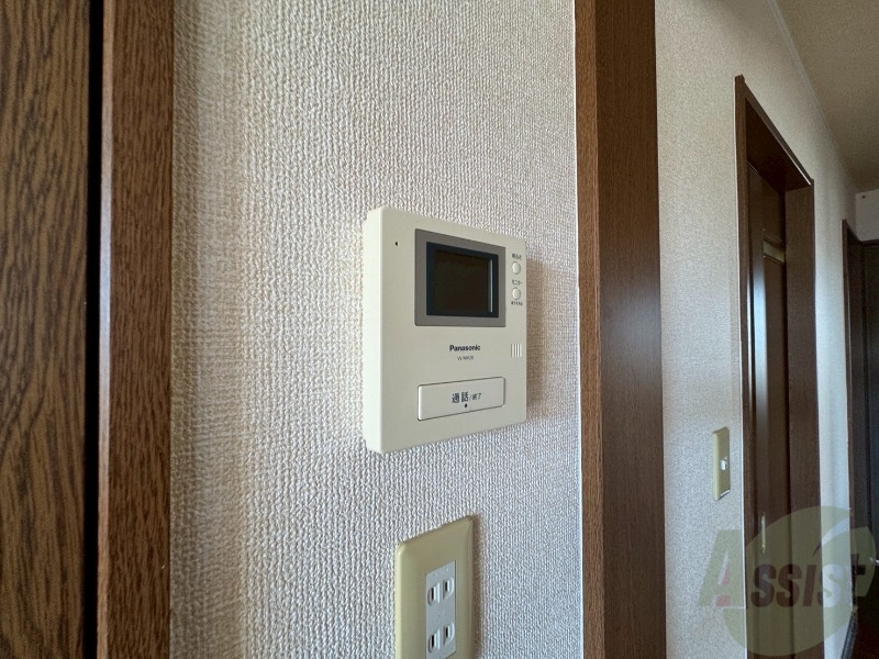 セキュリティ　ＴＶモニター付インターホンです。来客者の顔が見えるので安心！