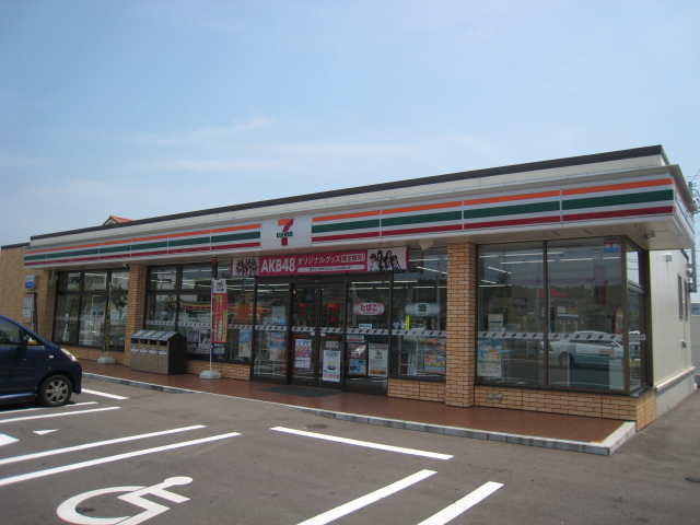 コンビニ　セブンイレブン仙台岩切駅北店（コンビニ）まで821m