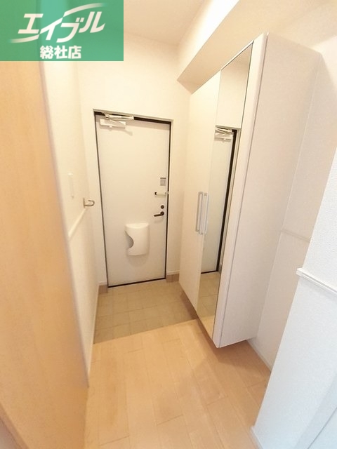 エレガンス ケリー Iの玄関写真