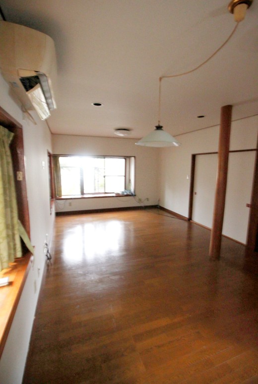 中台貸住宅の居間写真
