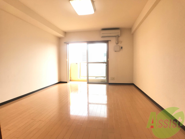その他部屋・スペース　１０帖の洋室を別の角度から撮影してみました。