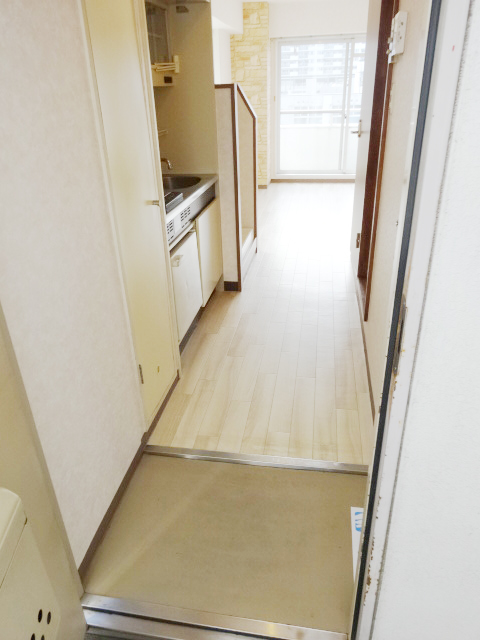 磯栄プラザ桜木町の玄関写真