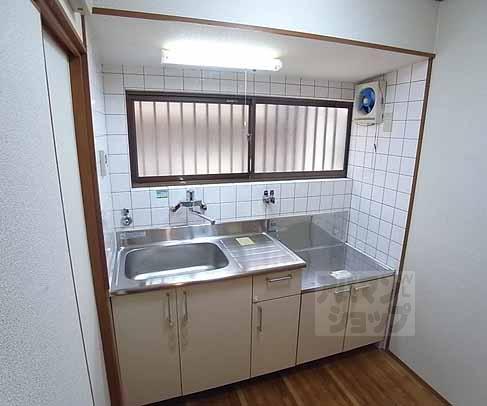 東竪町貸家のキッチン写真